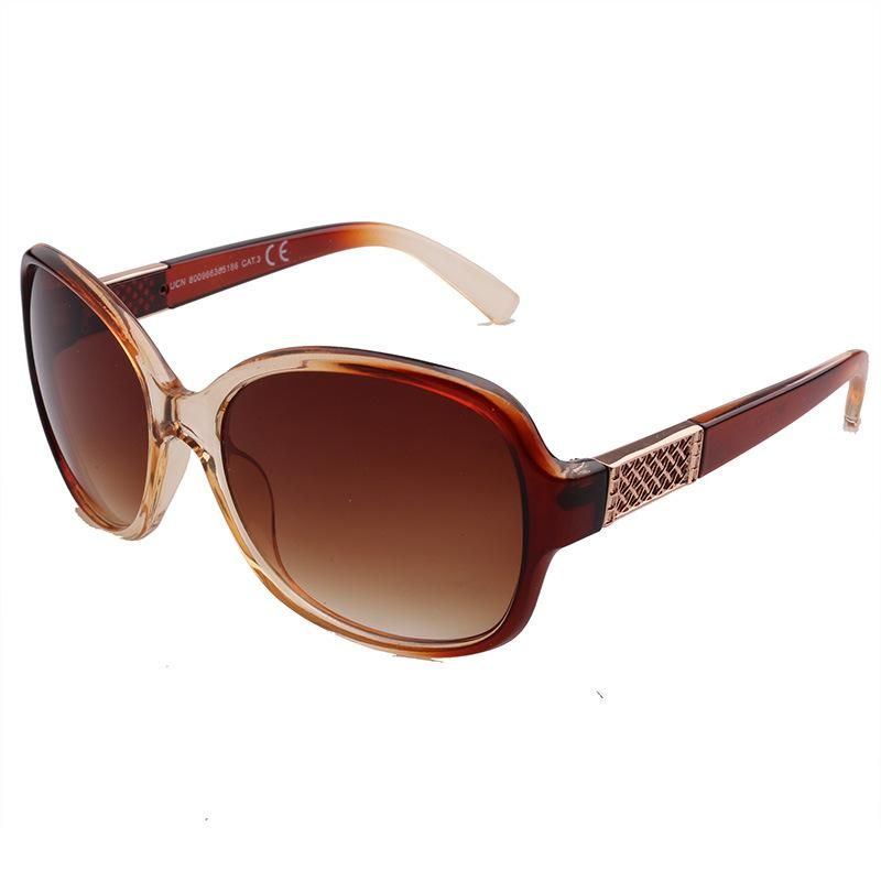 2020 Graduated Brown Fashion Sunglasses Suitable for Women
