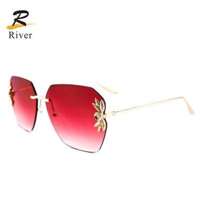 Flower Pattern Rimless Metal Frames Women Stock Sunglasses