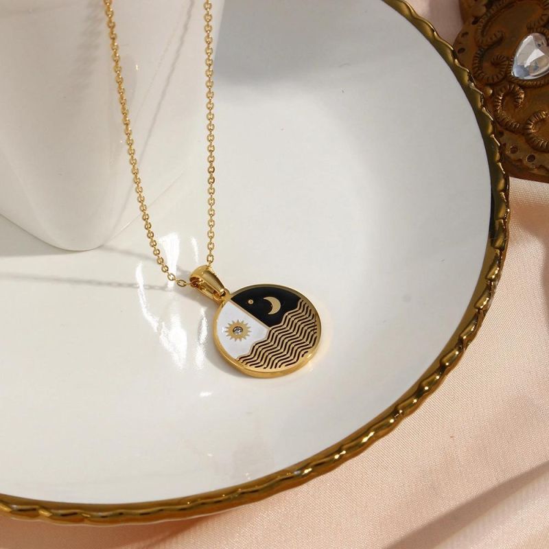 Factory Customized Fashion Jewelry, Light Luxury and Versatile Pendant Jewelry, Stainless Steel Plated 18K Gold Yin Yang Wave Round Brand Necklace