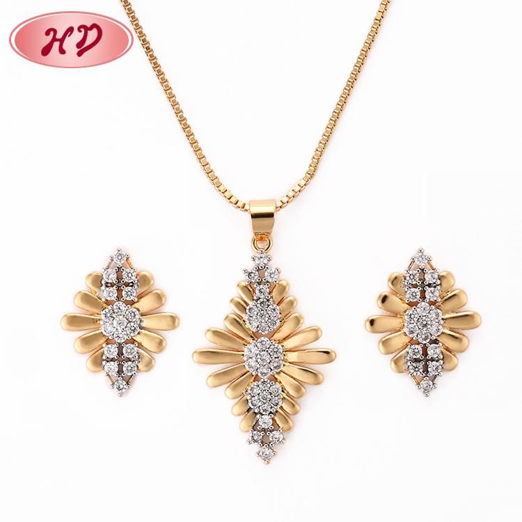 Fashion 18K Gold Plated CZ Crystal Women Jewelry Sets with Pendant Necklace