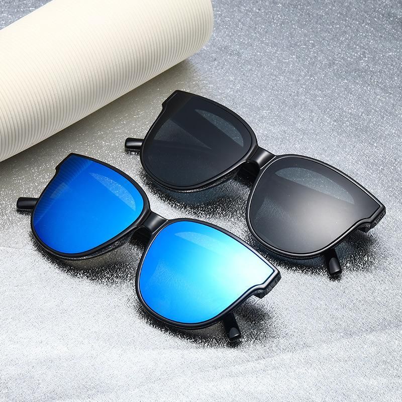 Trendy Oversized Sunnies Unique Mirrored and Polarized Flat Lens with a Lightweight PC Frame Cat Eye Shape Sunglasses