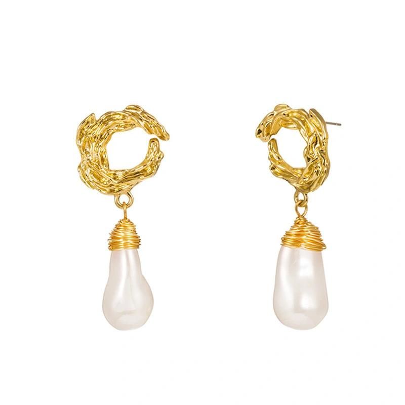 Manufacture New European Design Twisted Alloy Wing with Wrapping Teardrop Pearl Drop Earrings
