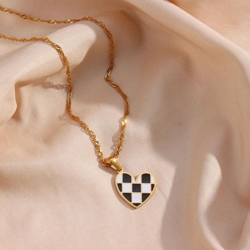 Factory Customized Fashion Jewelry Wholesale Customized Stainless Steel 18K Gold-Plated Black-and-White Checkerboard Love Necklace