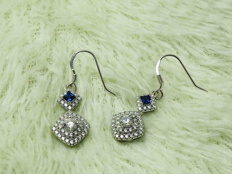 925 Sterling Silver Jewelry Micro Pave Earring for Fashion Women with Created Sapphire