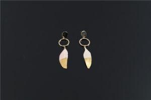 Fashion Feather and Alloy Earring