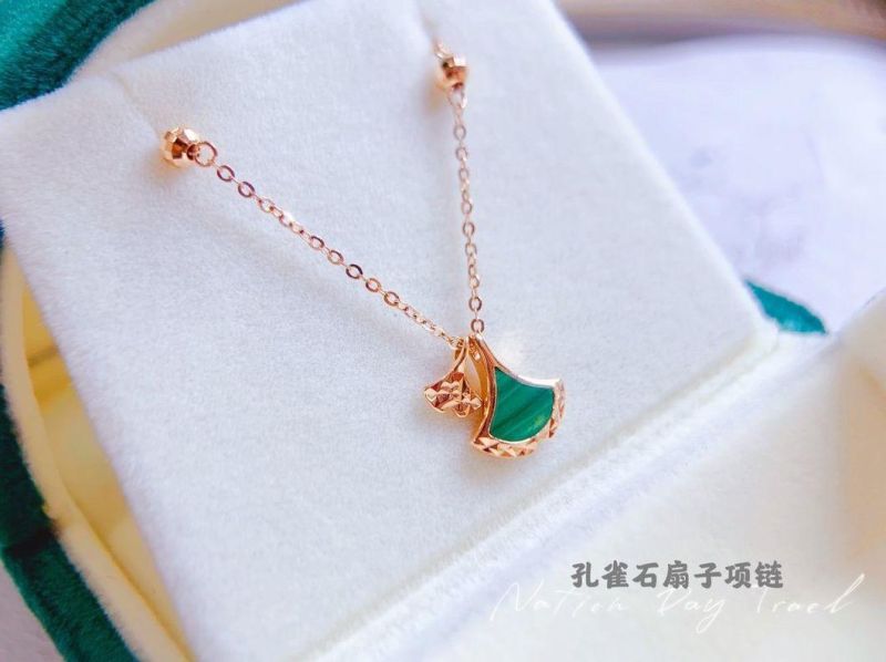 18K Gold Almond Leaf Necklace Luxury Designer Women Ring Necklace