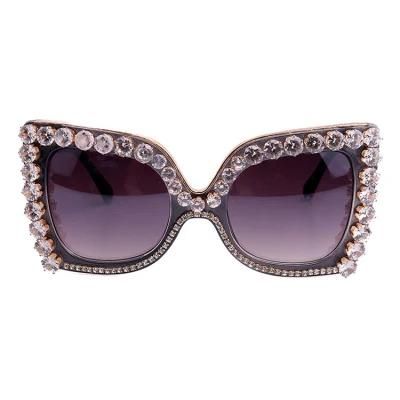 2021 Women Cateye Sunglass with Pearl Embllishment