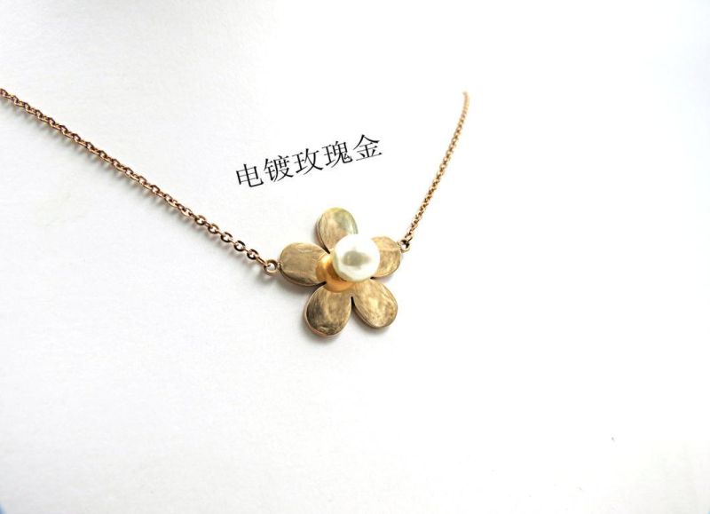 Elegant Jewelry Flower Pendant Gold Plated