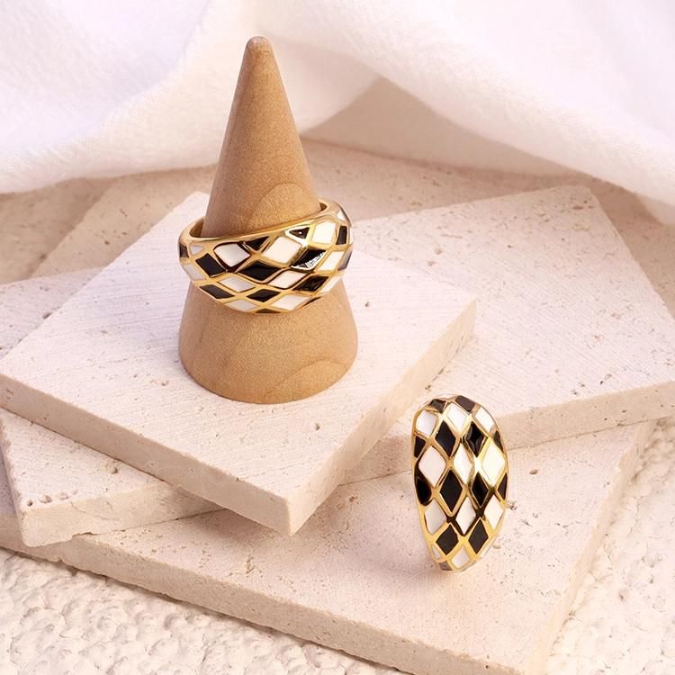 High Quality Wholesale Custom 18K Gold Plated Stainless Steel Jewelry Black Enamel and Cowrie White Shell Finger Rings for Women