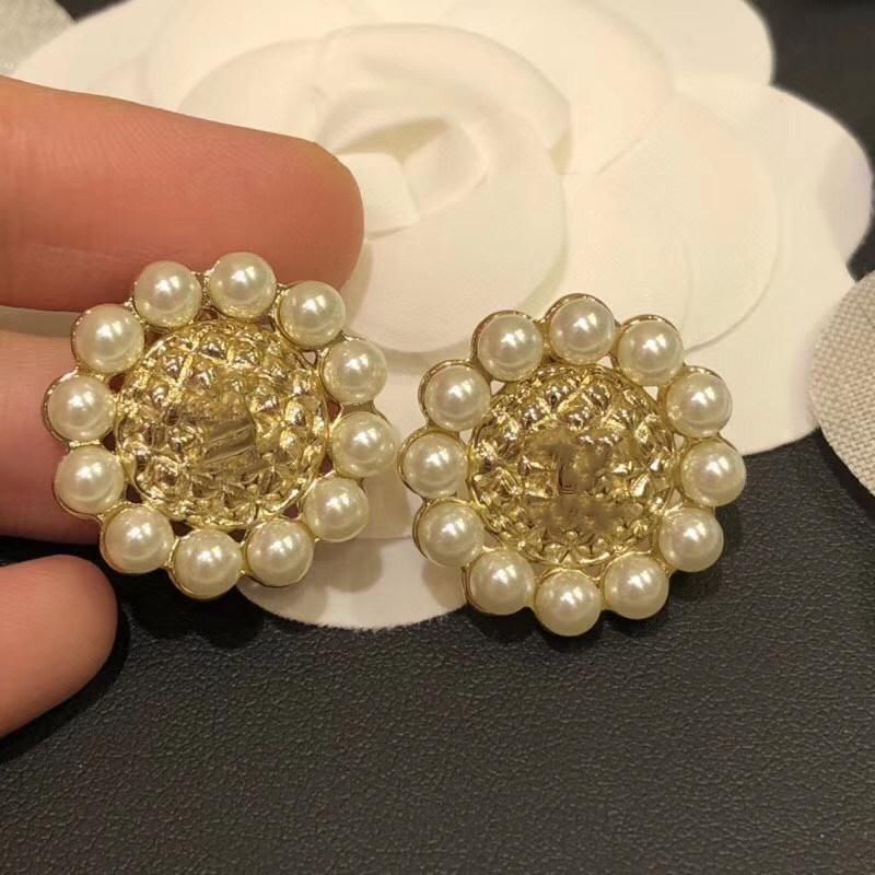 Luxury Designer Decorative Jewelry Fashion Round Pearl Earrings