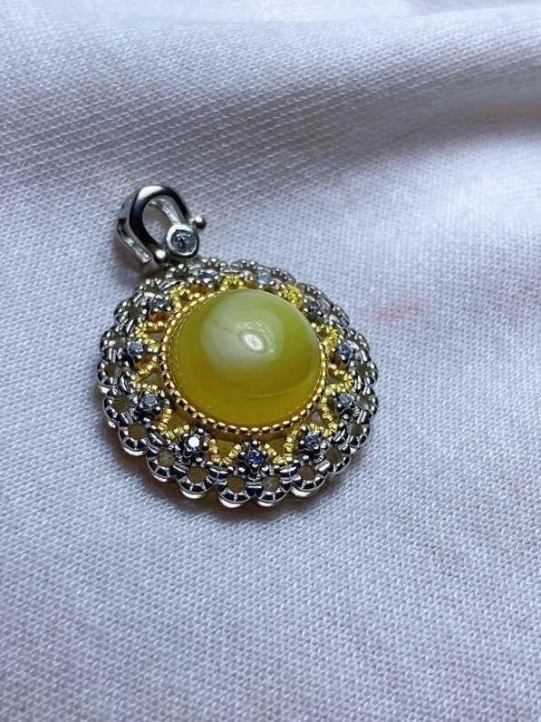 Natural Amber Gift Mellite/Honeystone Pendant