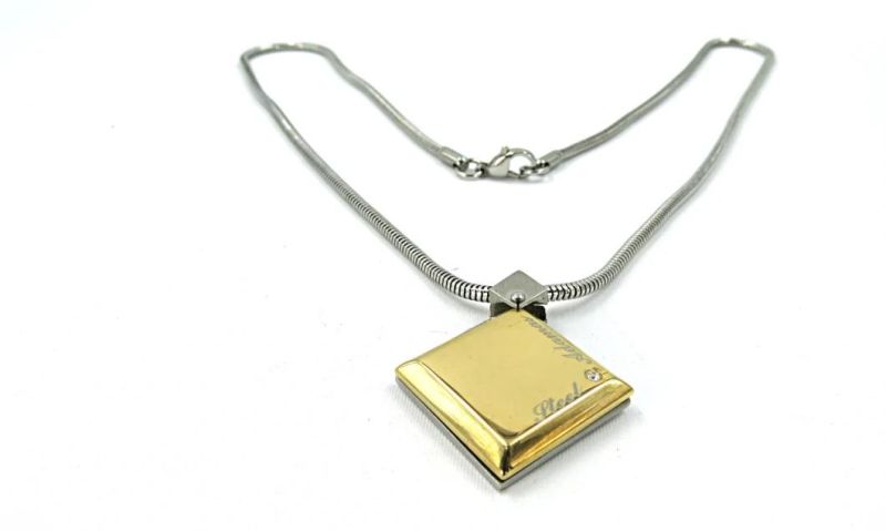 Classic Square Shape Pendant for Fashion Jewellery