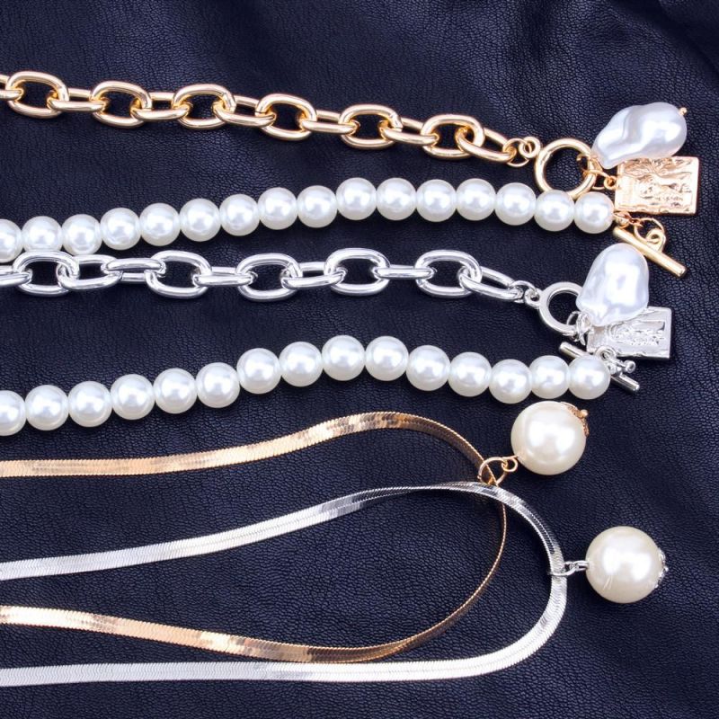 Retro New Copper Snake Chain Baroque Pearl Portrait Square Peandant Necklace with Pearls Jewelry Set Chains