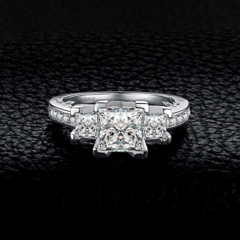 Fashion Jewellery 925 Sterling Silver Cubic Zirconia Ring for Bridal/Wedding/Engagement Wholesale