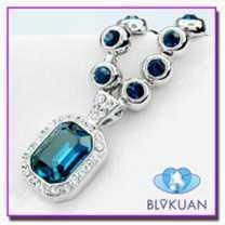 Christmas Gifts Western Style Crystal Pendant Necklace