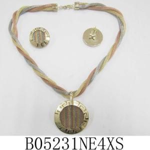 Customized Gold White Pink Color Fashion Jewelry Set (M1B05231NE4XS)