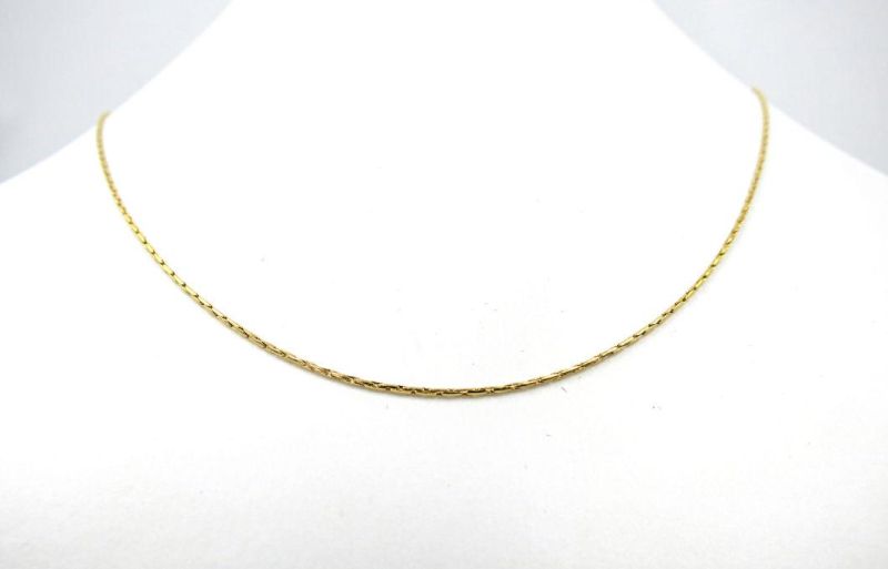 Jewelry Elegant Necklace in Golden Color