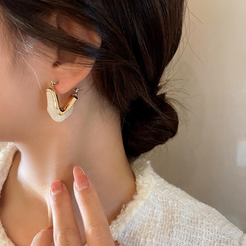 Fashion Jewelry Geometric Resin Earrings Buckle Winter Personality Earrings