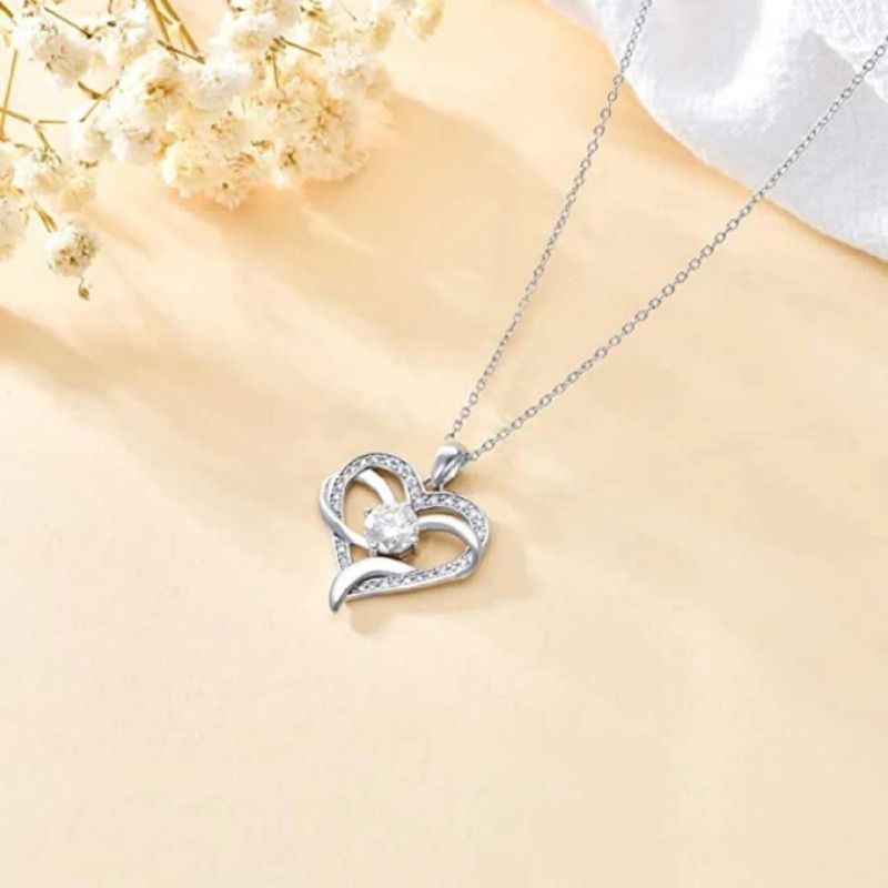 Jewelry S925 Sterling Silver Rhodium Plated Heart Shape Moissanite Pendant Necklace