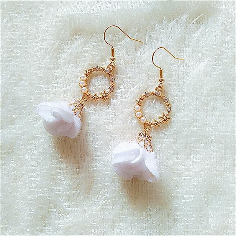 Factory Direct Sale Fancy Flower Pearl Petals Tassel Drop Earrings