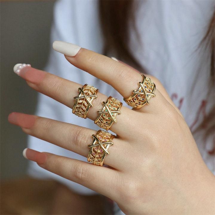 Leaf Shape Zircon Micro Inlaid Ring Woman′ S Simple Hollow out Cross Gold-Plated Ring Customized Ring Accessories