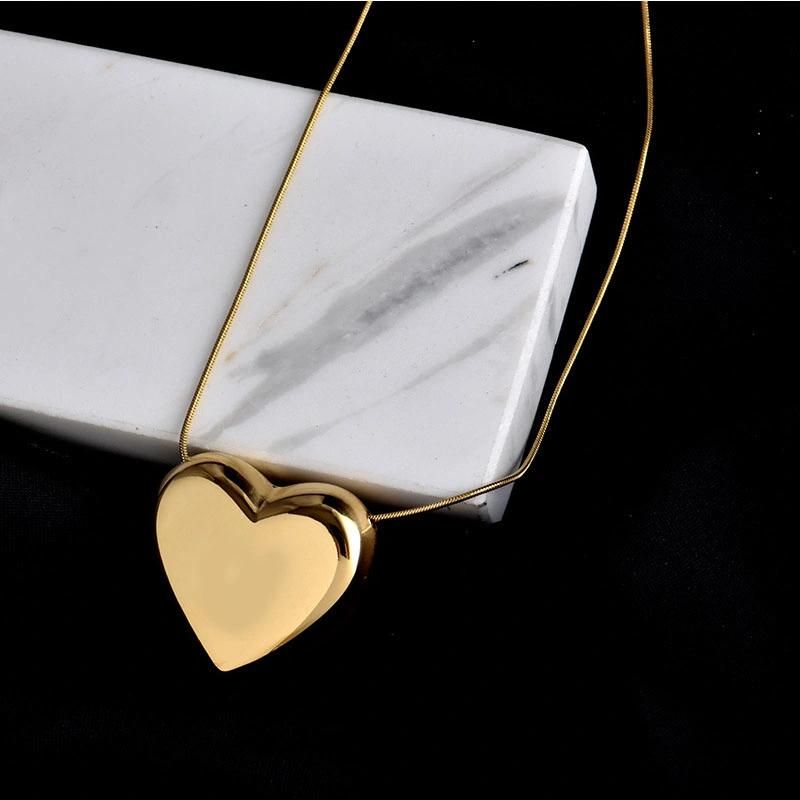 High Quality Gold Heart Plated Shape Abstract Necklace Jewelry