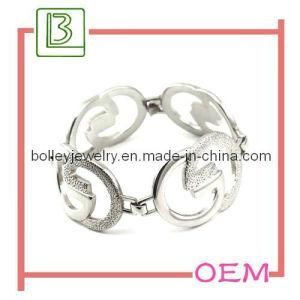 Enchase Flower Metal Hand Jewelry