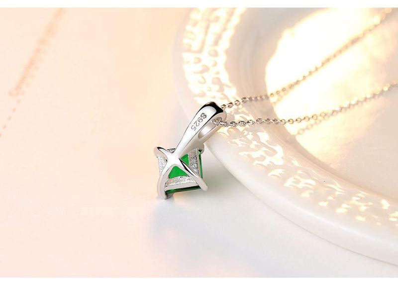 New Chain Elegant Green Rhombus Pendant Zircon Necklace