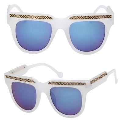 Large Frame Fashion Sunglasses with Metal Decoration