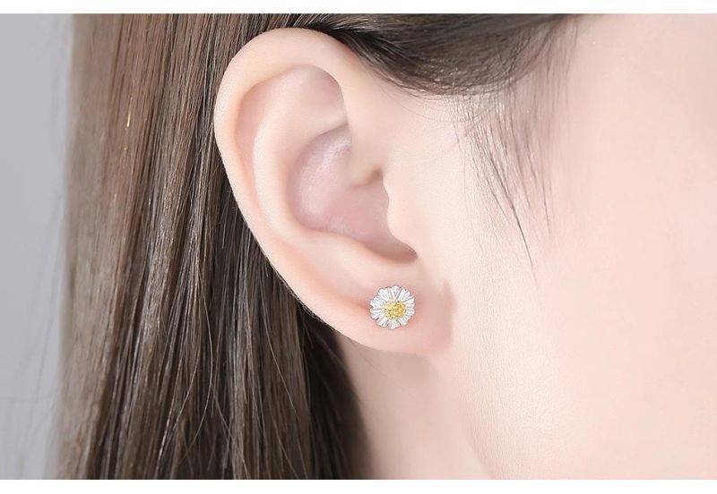 Hot Sales 925 Silver Tiny Daisy Earrings Jewelry for Women