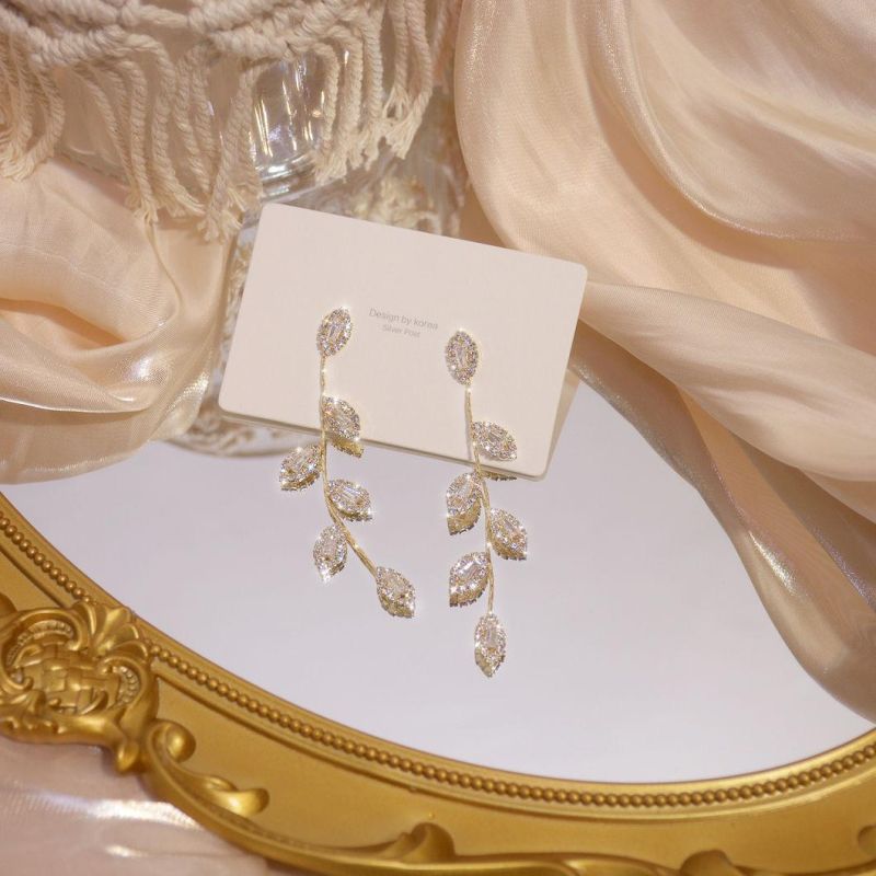 Golden Leaf Long Earrings Wedding Jewelry Pendant Fashionable Long Earrings