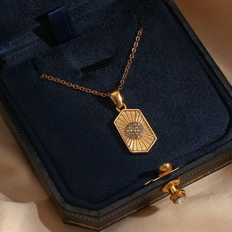 Factory Customized Fashion Jewelry Ins Fashion Simple Temperament Versatile Collarbone Chain Female Stainless Steel Zircon Hexagon Brand Pendant Necklace