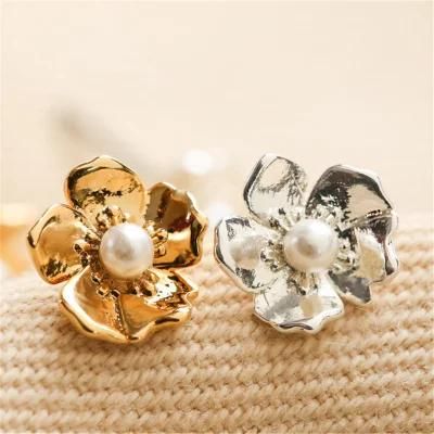 Manufacture Customized Silver Pearl Buttercup Flower Stud Earrings for Women Party Jewelry or Gift
