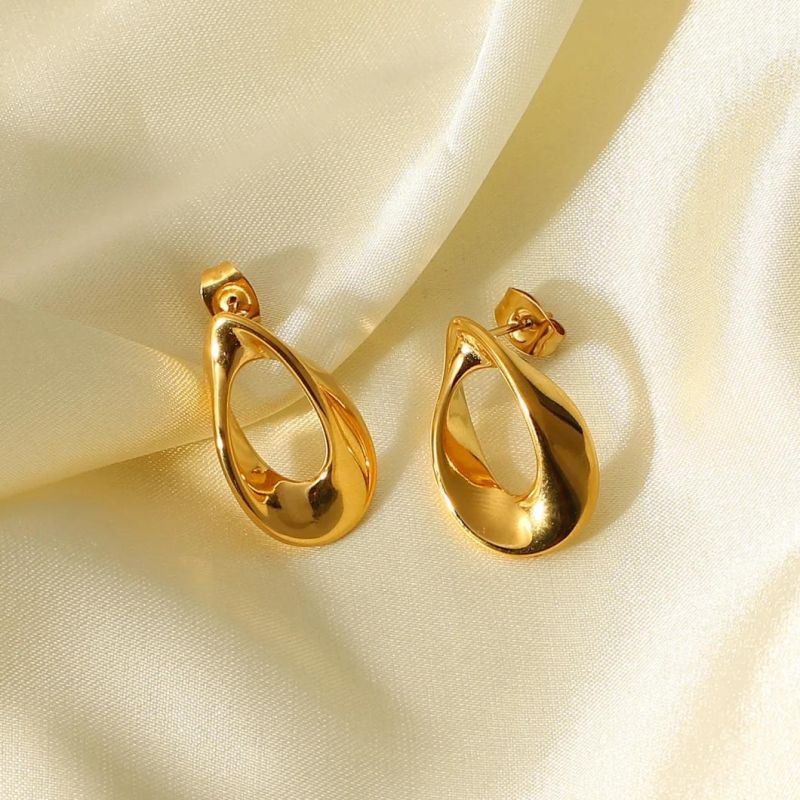 Factory Customized Fashion European and American Fashion Simple Ins Style Metal Titanium Steel Earrings 18K Gold-Plated Stainless Steel Hollow Button Earrings