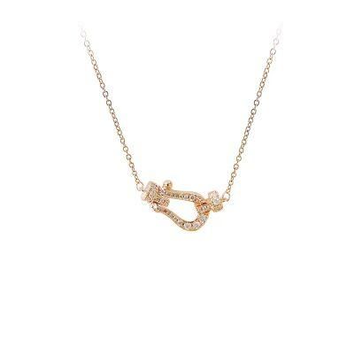 Wholesale Custom Gold-Plated Fashion Horseshoe Buckle Necklace with Zircon Clavicle Chain Jewelry for Women