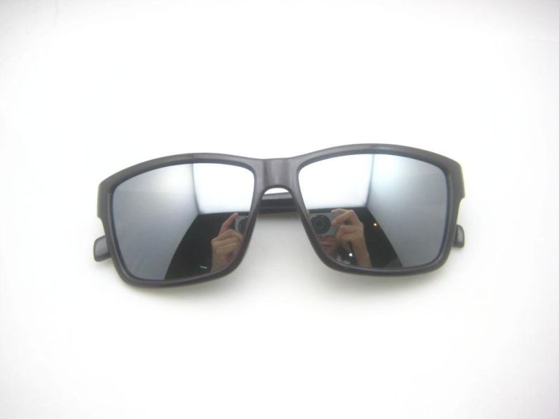 Simple Classic Plastic Frame Sunglasses