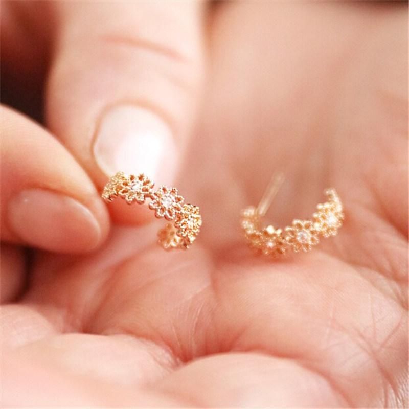 Fashion Ladies Imitation Jewellery Crystal Daisy Hoop Earrings in Rose Gold Alloy C-Hoop Earring