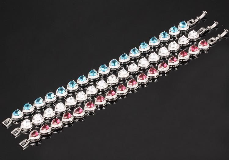 Women′s Alloy Bracelet Love Heart Bracelet with White Stones