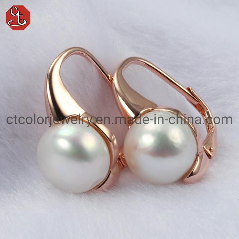 Fashion Jewelry Silver and Brass White Shell Pearl Earring