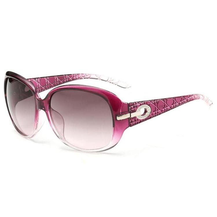 Old Age Fashion Style with Metal Logo Sunglasses