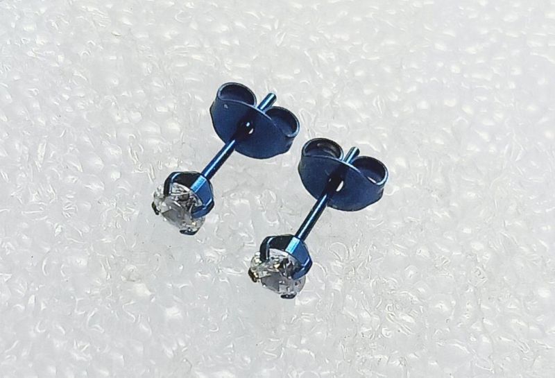 Popular ASTM F136 Titanium G23 Titanium Zircon Four-Claw Ear Studs Anodizing Titanium Blue Ear Stud Piercing Jewelry Factory Wholesale Tper12c