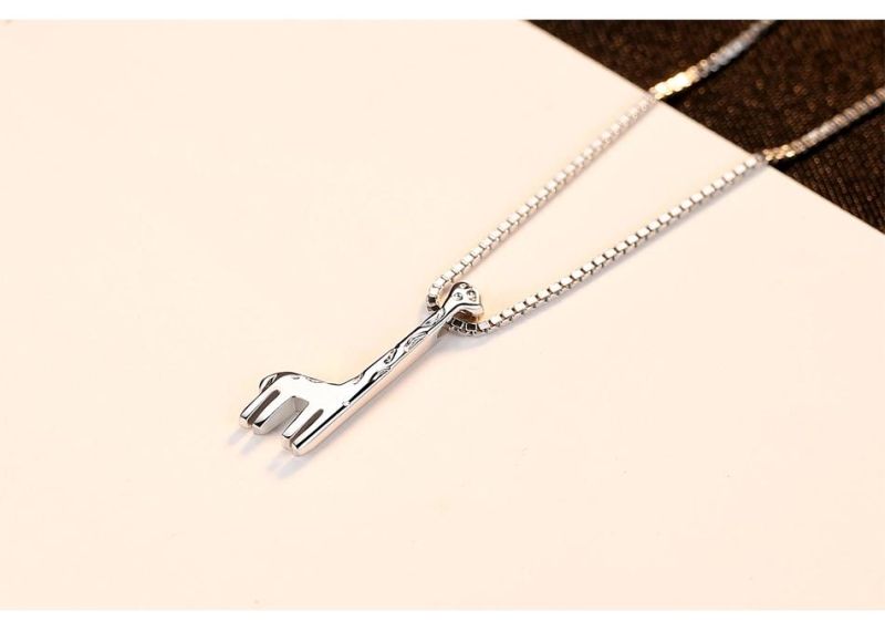 Funny Face Giraffe Necklace Inlaid Zircon with Extra Strong Light